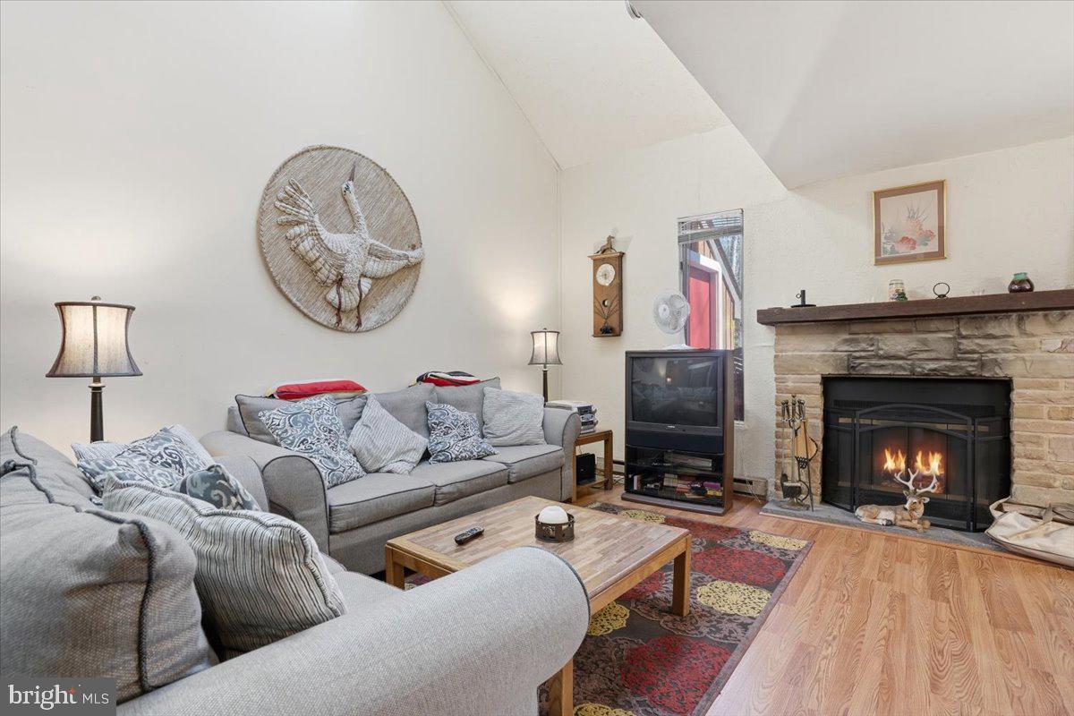 39 Ruffed Grouse Court Lake Harmony, PA 18624 - Photo 8 of 40 Cozy living room with fireplace