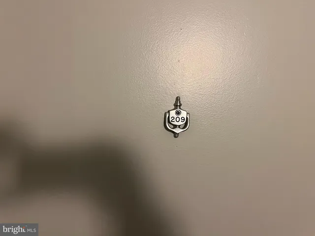 $1,450 | 46 Township Line Road, Unit 209, Elkins Park, PA 19027