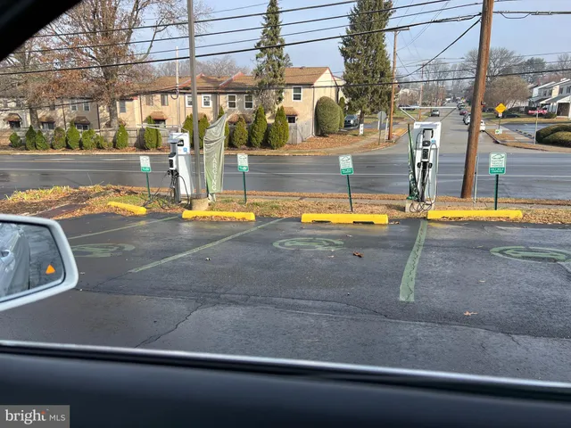 $1,450 | 46 Township Line Road, Unit 209, Elkins Park, PA 19027