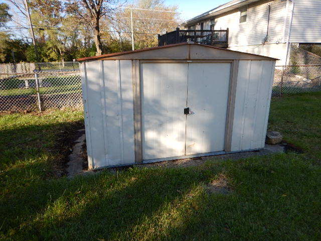 344 Hickory Avenue Romeoville, IL 60446 - Photo 10 of 11 a view of a back yard