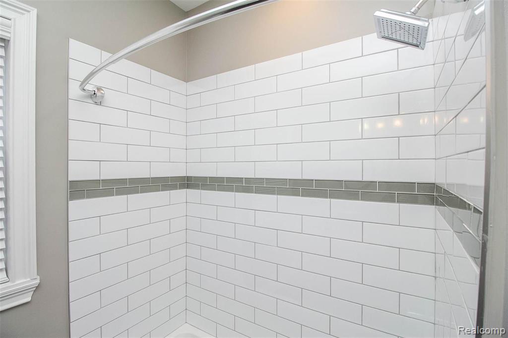 2189 Franklin Road Berkley, MI 48072 - Photo 21 of 43