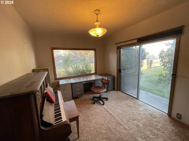 $130,000 | 150 East Main Street, Ione, OR 97843