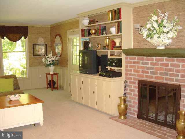 1261 Kuhn Road Boiling Springs, PA 17007 - Photo 3 of 9 Gallery Image 3