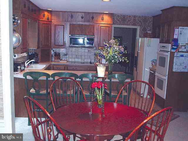 1261 Kuhn Road Boiling Springs, PA 17007 - Photo 4 of 9 Gallery Image 4