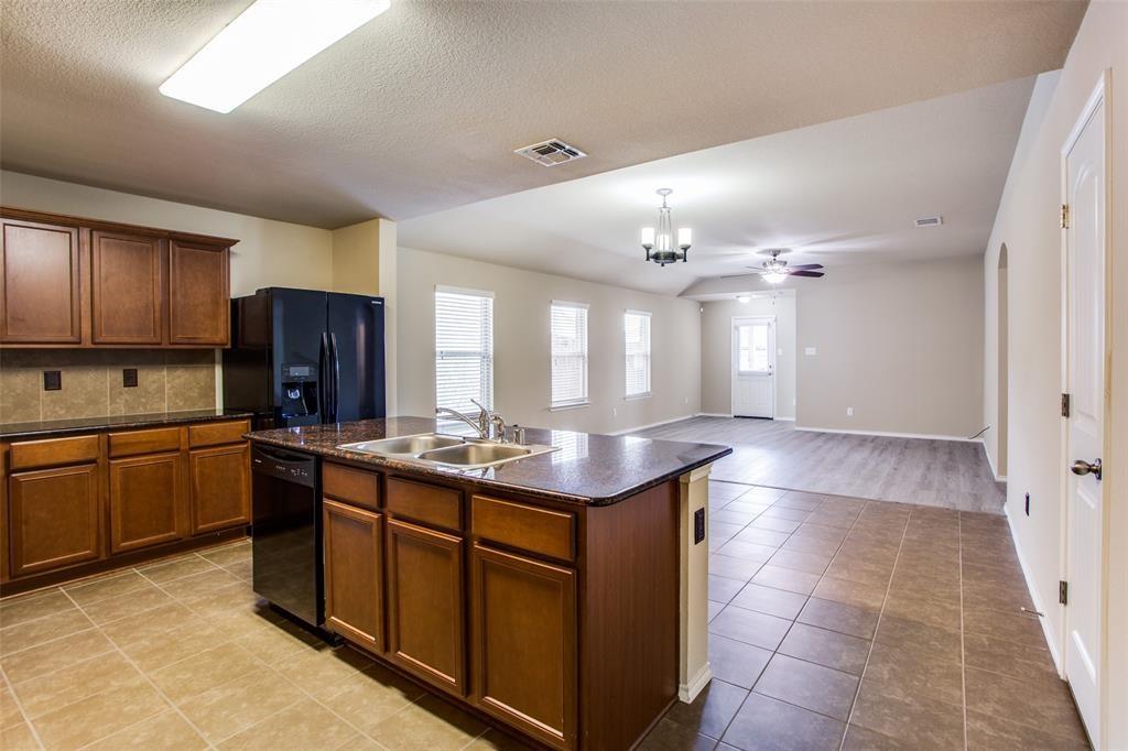 1121 Rainer Drive Princeton, TX 75407 - Photo 3 of 15