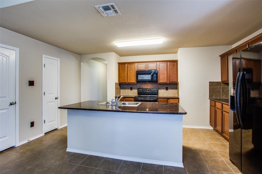 1121 Rainer Drive Princeton, TX 75407 - Photo 5 of 15