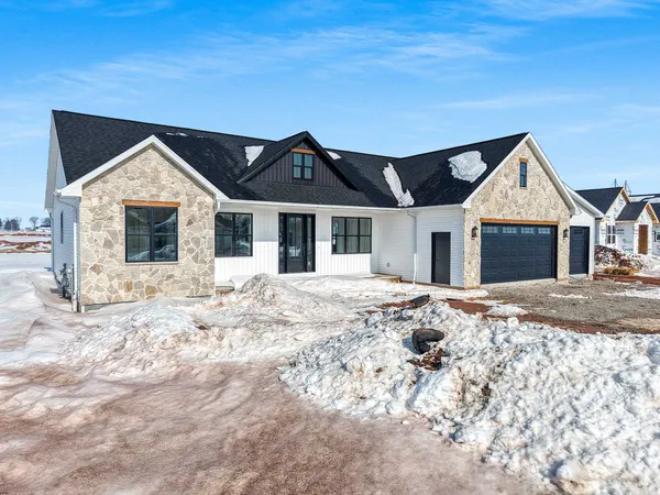 $629,900 | 1605 Torchwood Trail, De Pere, WI 54115