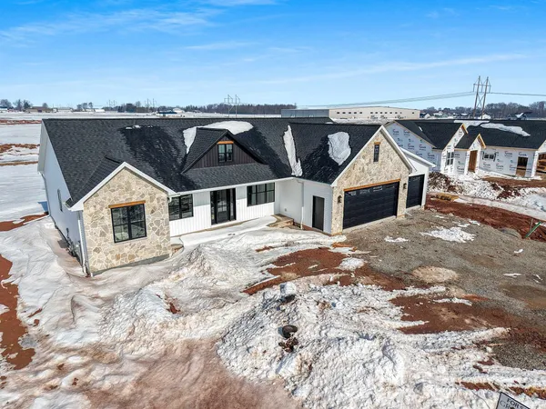 $629,900 | 1605 Torchwood Trail, De Pere, WI 54115