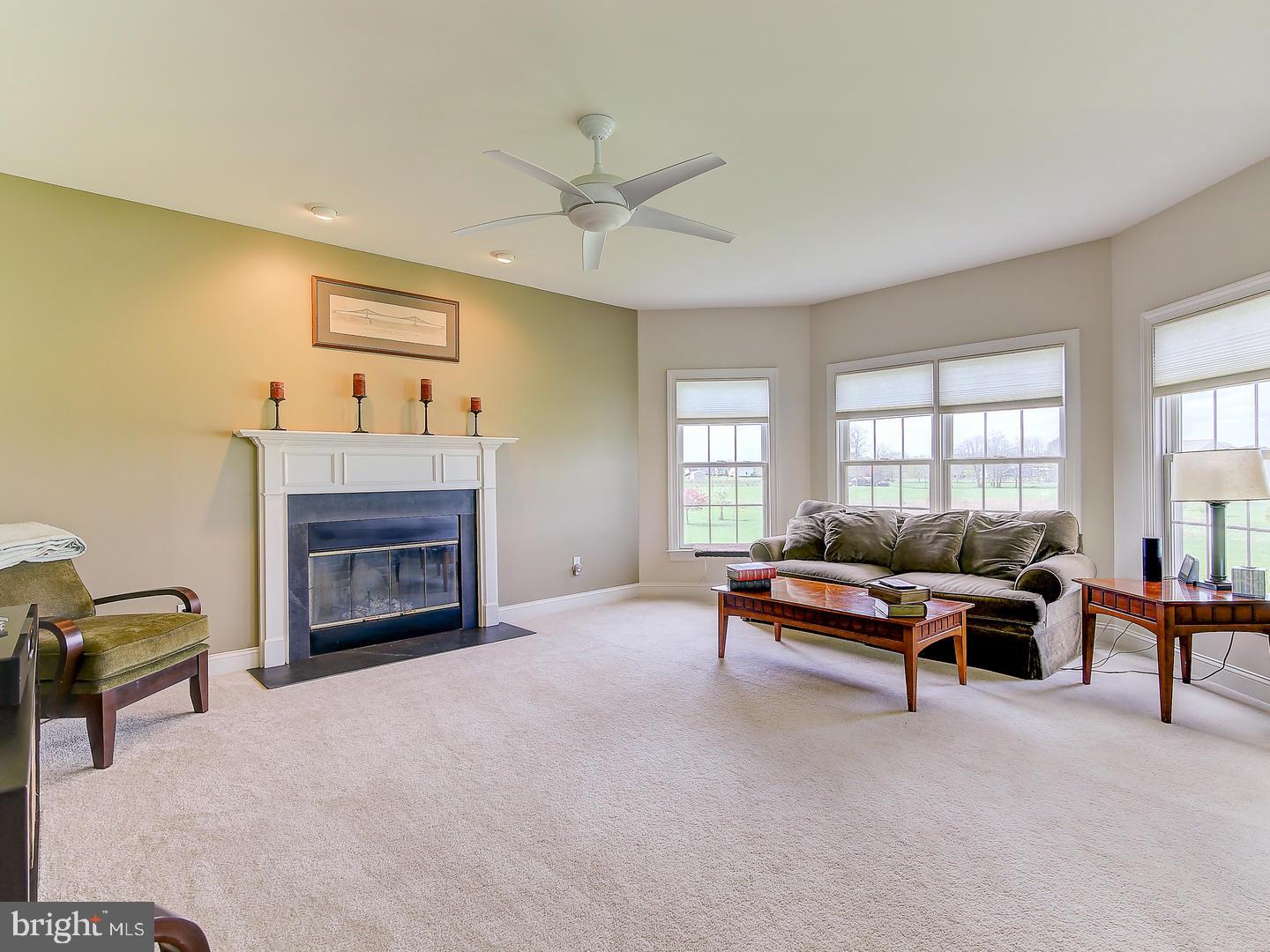 25580 Mt Pleasant Road Columbus, NJ 08022 - Photo 13 of 25 Living Room