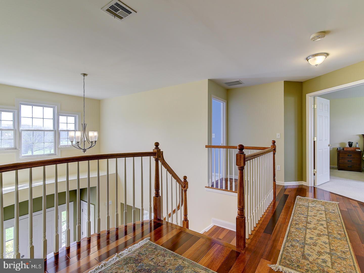 25580 Mt Pleasant Road Columbus, NJ 08022 - Photo 16 of 25 Hallway