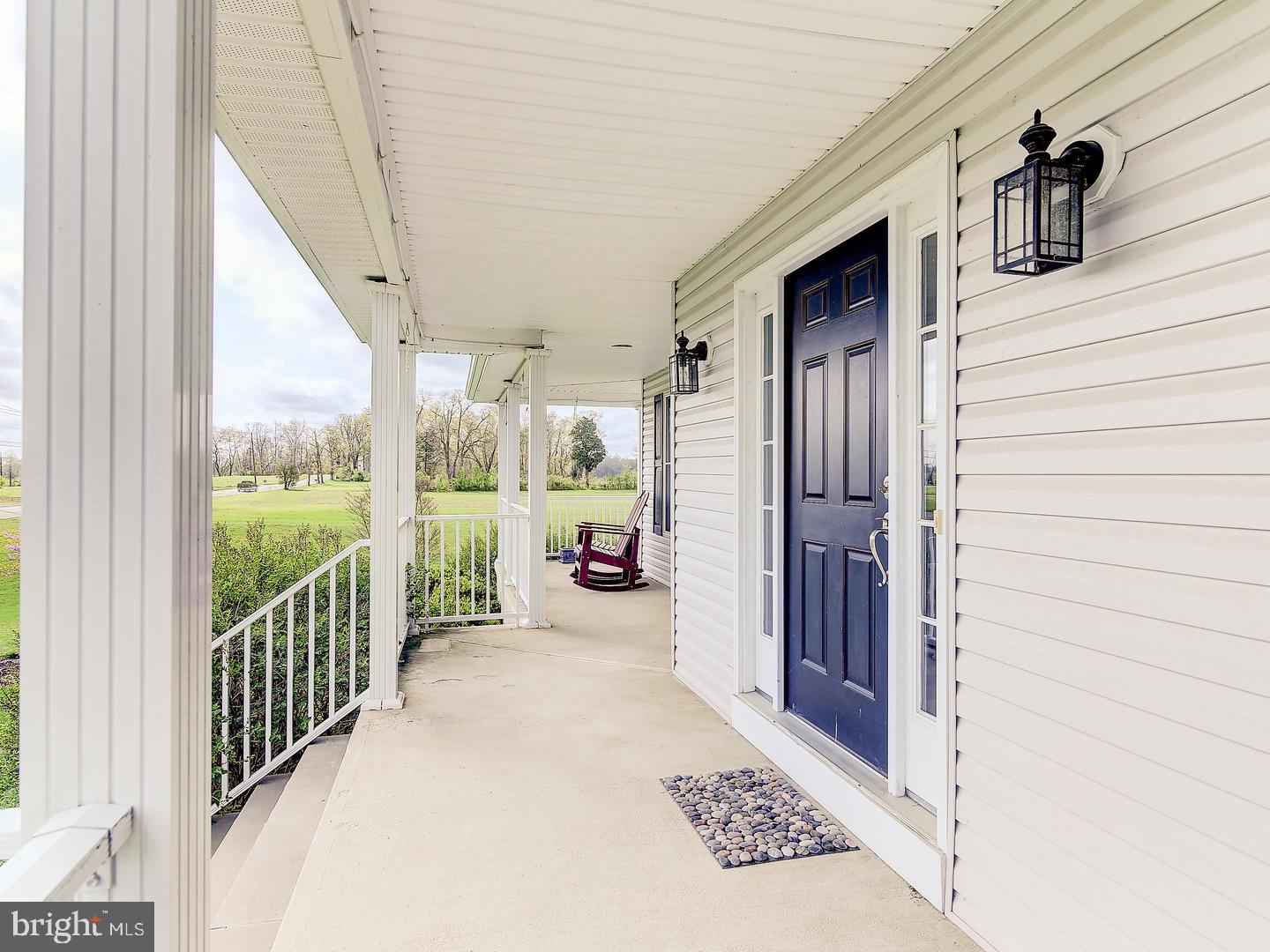 25580 Mt Pleasant Road Columbus, NJ 08022 - Photo 3 of 25 Porch