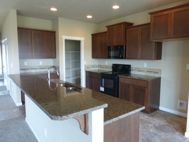 4515 South Willow Road Spokane Valley, WA 99206 - Photo 7 of 20