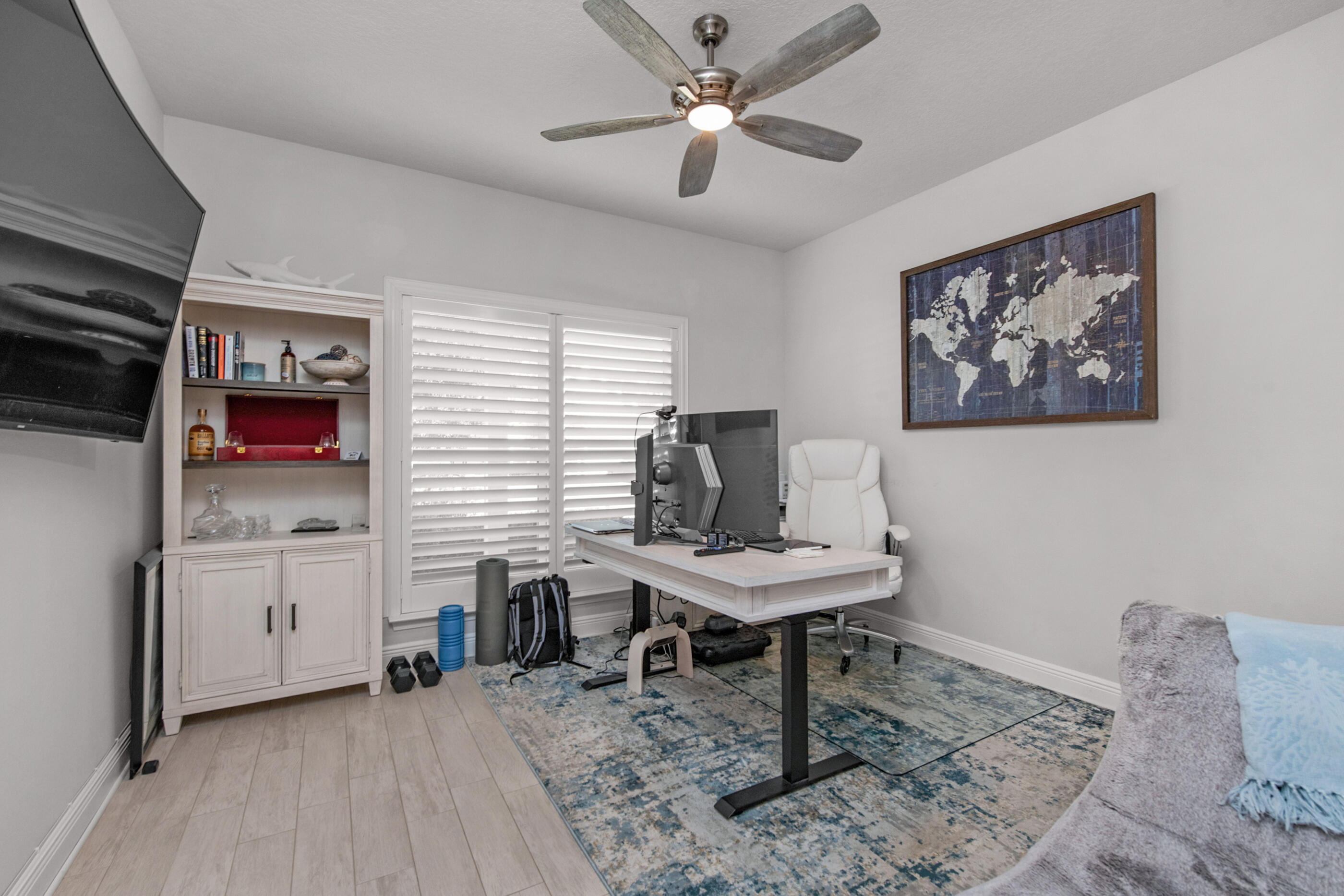 382 Lightning Bug Lane Freeport, FL 32439 - Photo 22 of 33 a workspace with furniture and window