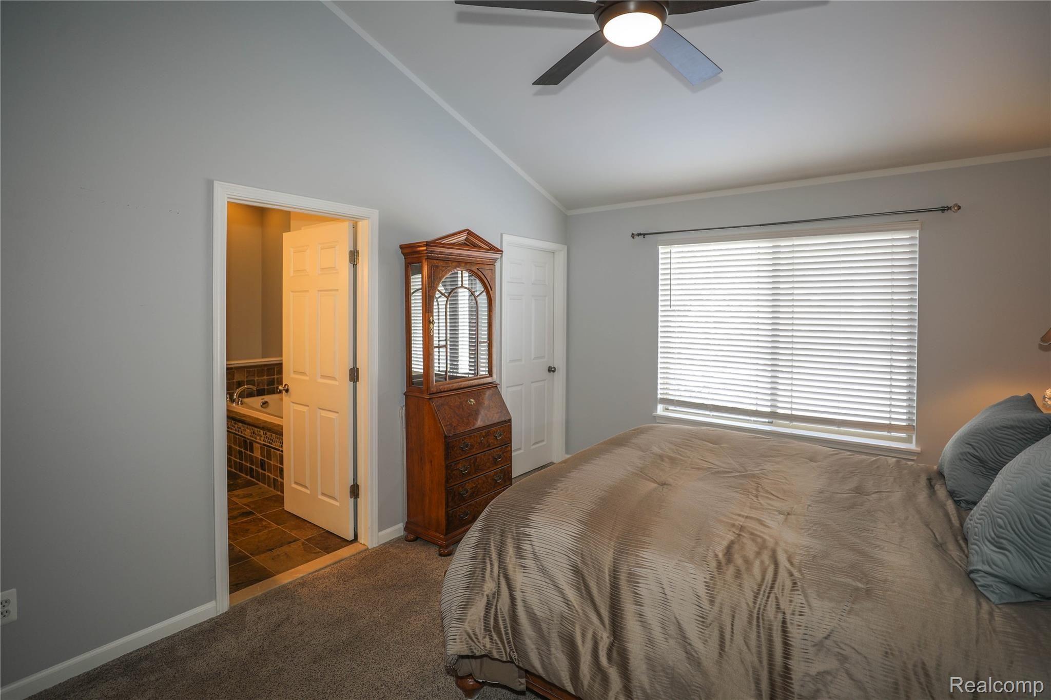 444 Circle Point Clarkston, MI 48348 - Photo 15 of 39 16.jpg