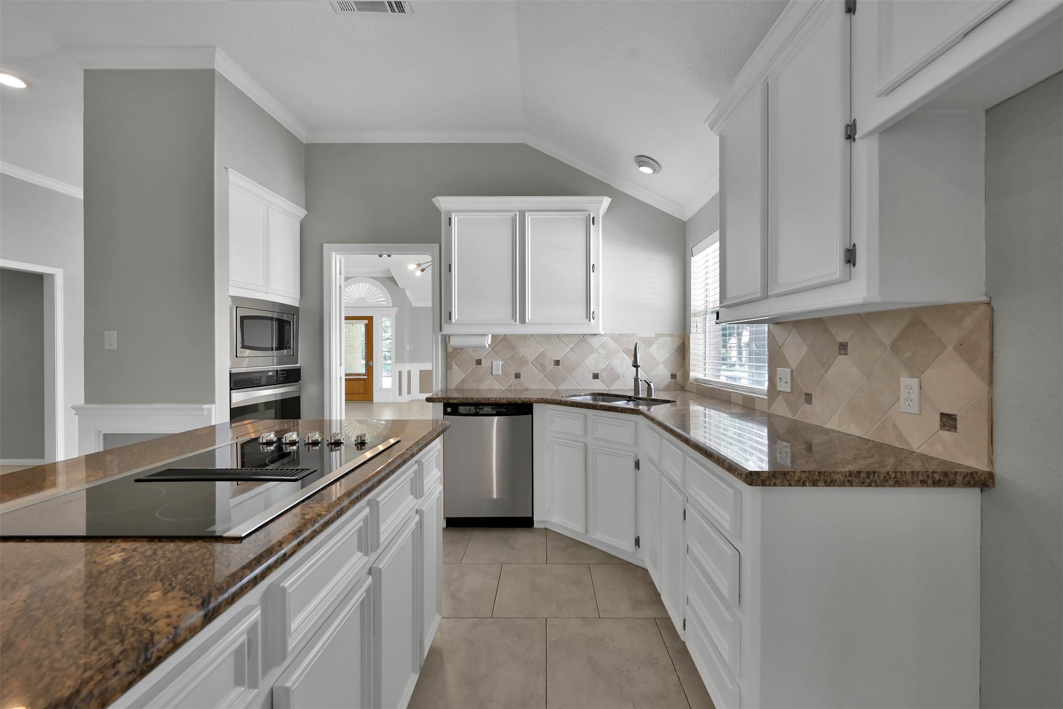 129 Dawns Edge Conroe, TX 77356 - Photo 13 of 38