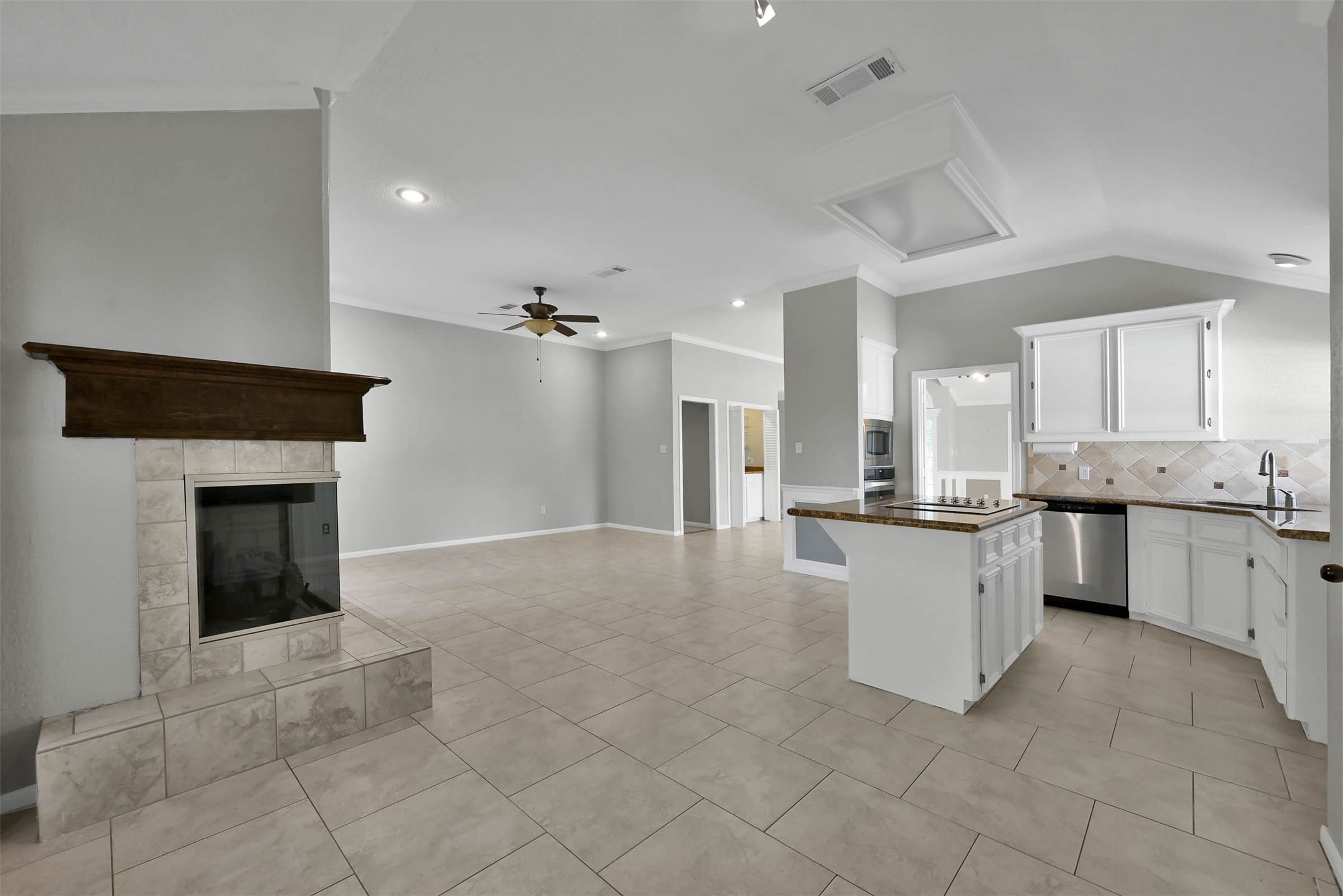 129 Dawns Edge Conroe, TX 77356 - Photo 14 of 38