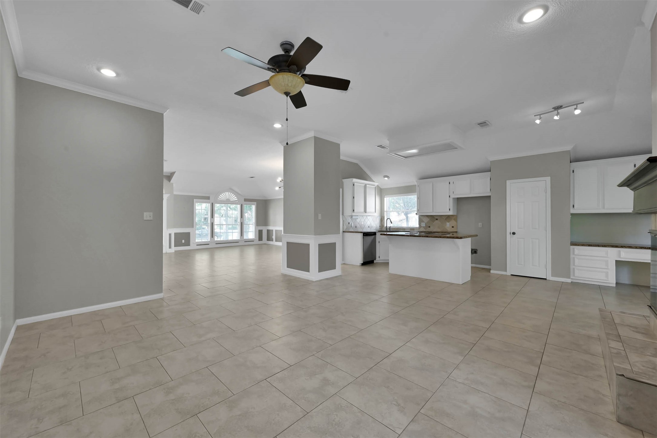 129 Dawns Edge Conroe, TX 77356 - Photo 15 of 38