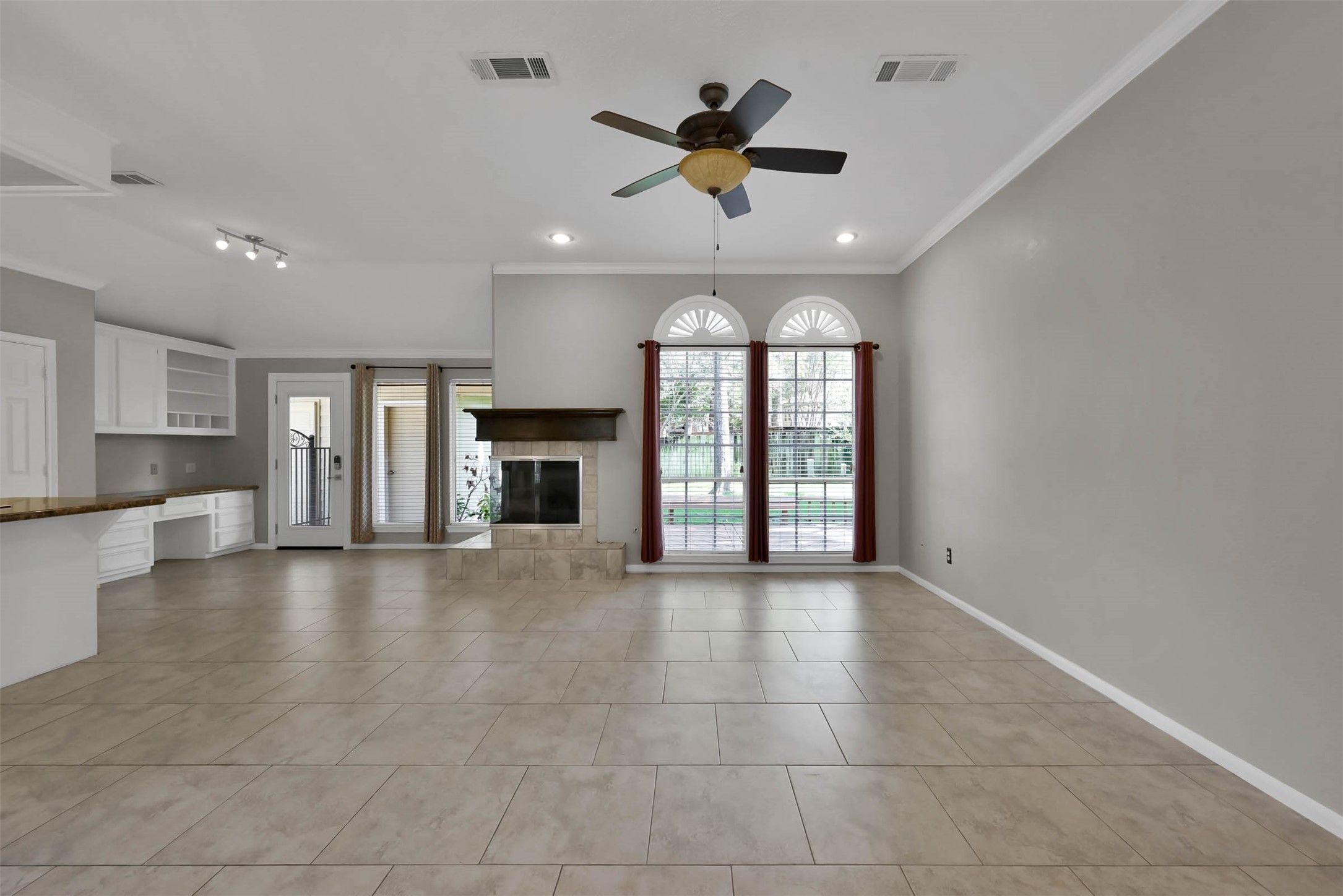 129 Dawns Edge Conroe, TX 77356 - Photo 16 of 38