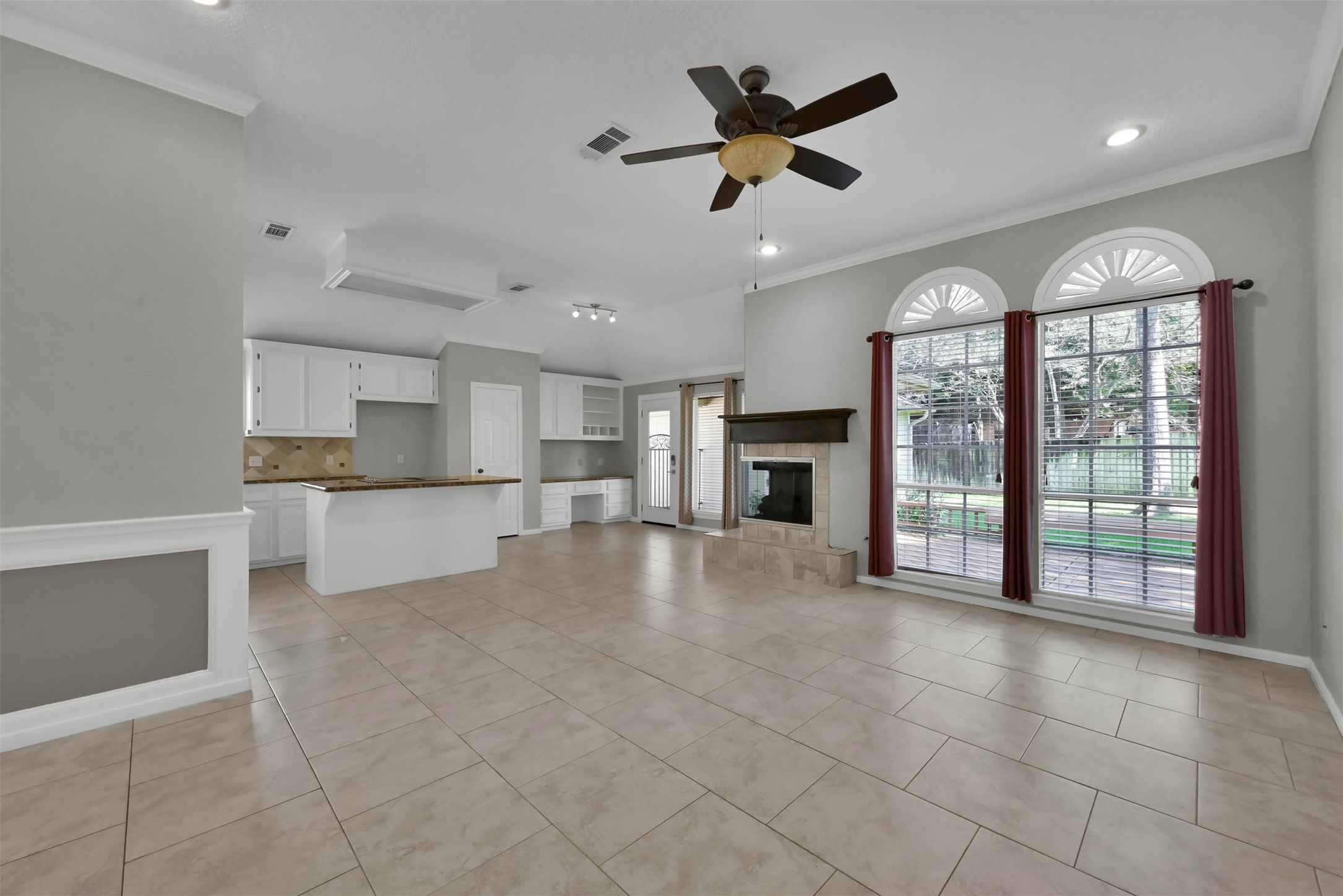 129 Dawns Edge Conroe, TX 77356 - Photo 17 of 38