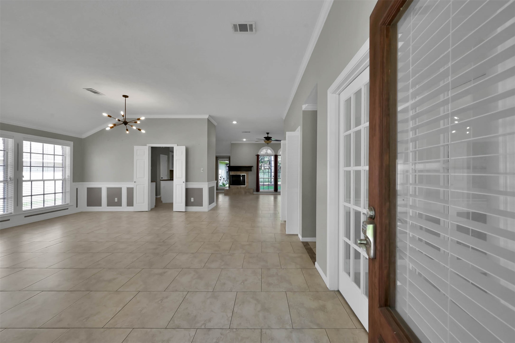 129 Dawns Edge Conroe, TX 77356 - Photo 4 of 38