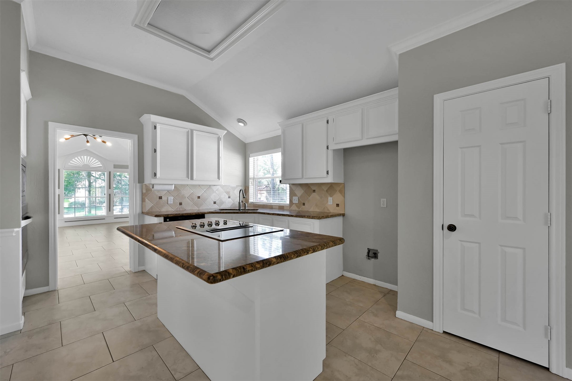 129 Dawns Edge Conroe, TX 77356 - Photo 10 of 38
