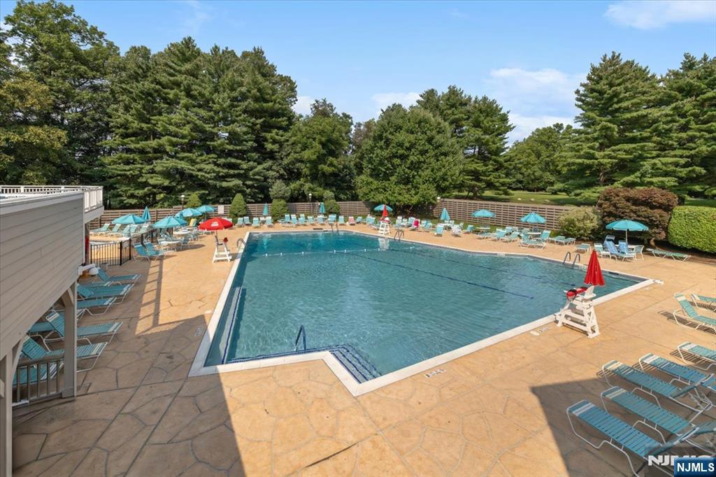 594 Glasmere Road Mahwah, NJ 07430 - Photo 40 of 48 Gallery Image 40