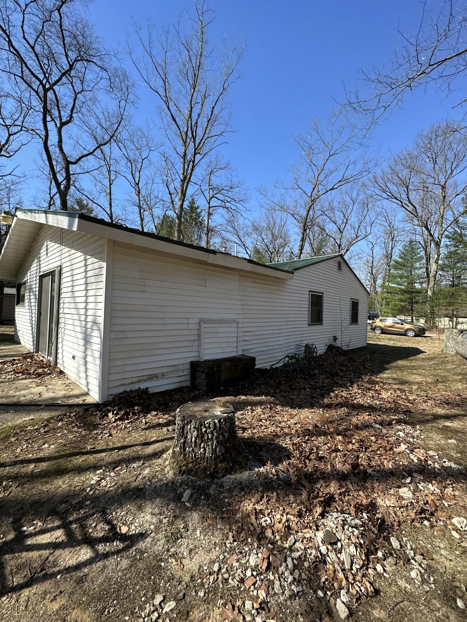 4689 Mary Road Wellston, MI 49689 - Photo 3 of 30 IMG_3041