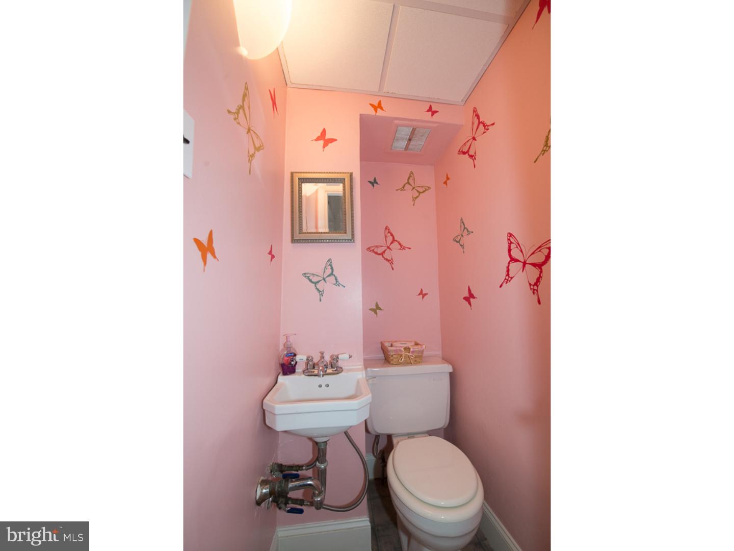 1453 Hampstead Road Wynnewood, PA 19096 - Photo 3 of 19