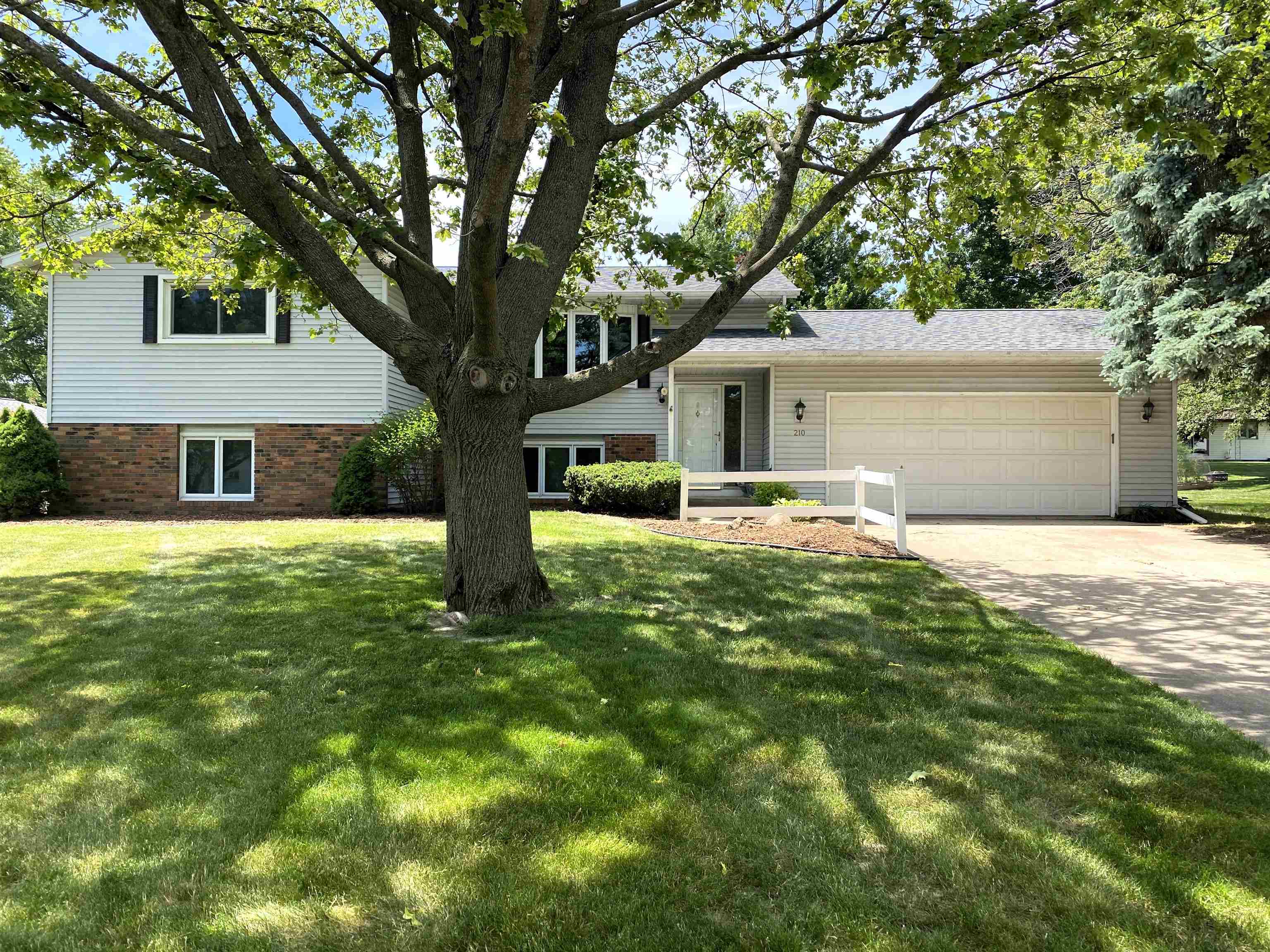 210 Avalon Road Columbus, WI 53925 - Photo 17 of 69