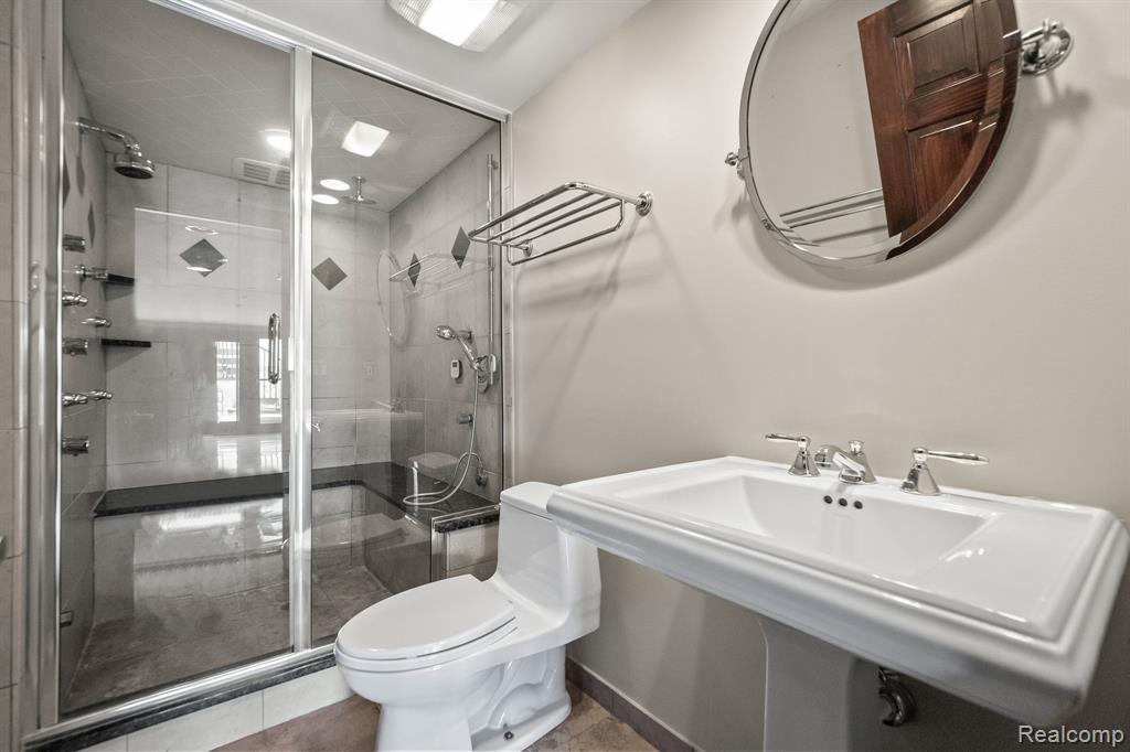 2380 Walnut Lake Road West Bloomfield, MI 48323 - Photo 22 of 40