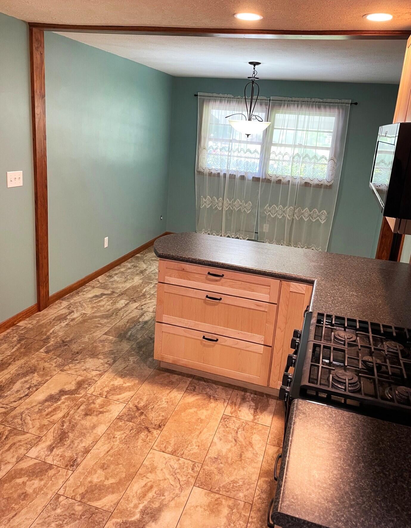 1291 Lawndale Road Marion, OH 43302 - Photo 6 of 13 Dining Area
