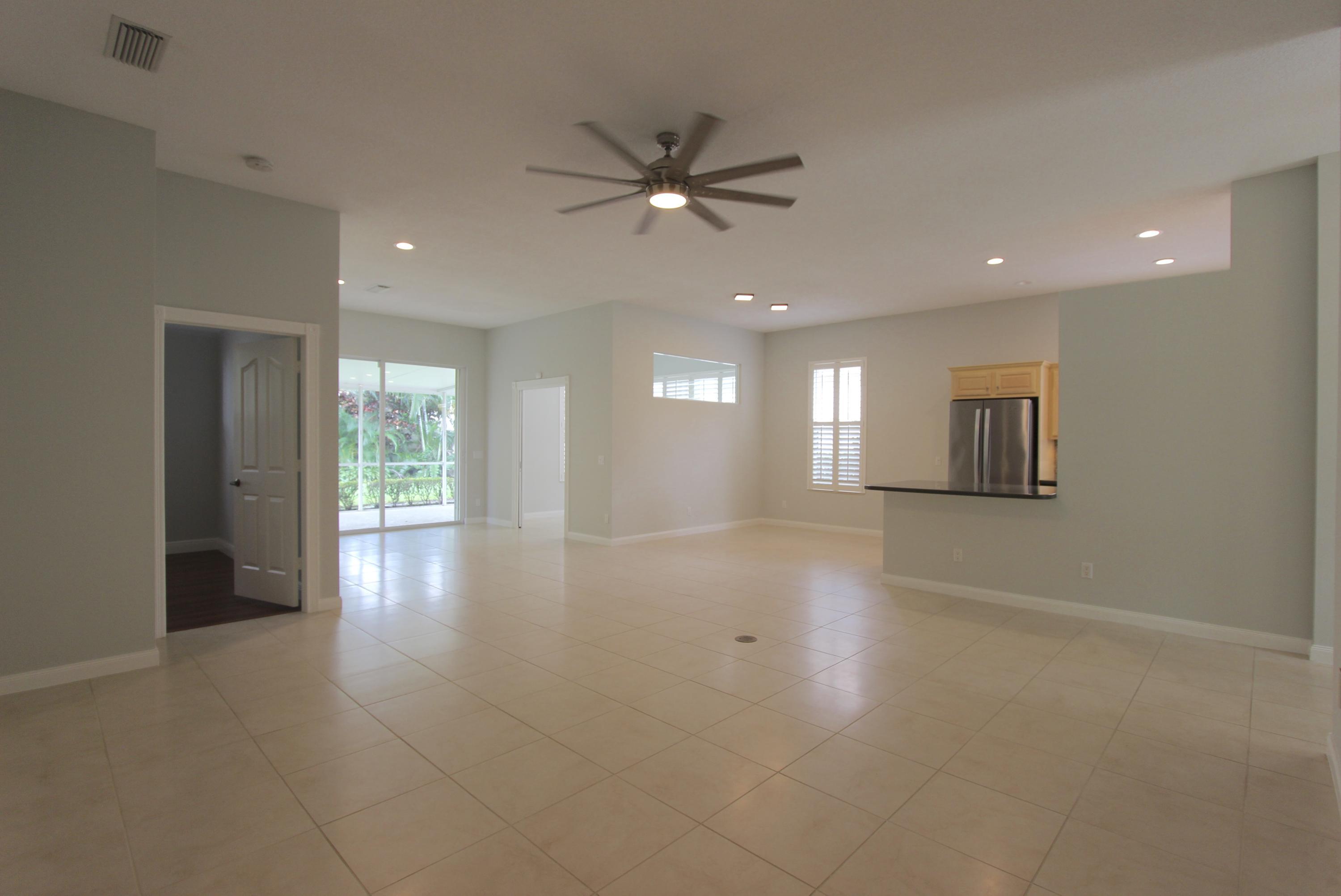 117 Hampton Circle Jupiter, FL 33458 - Photo 4 of 42 Tile Floors