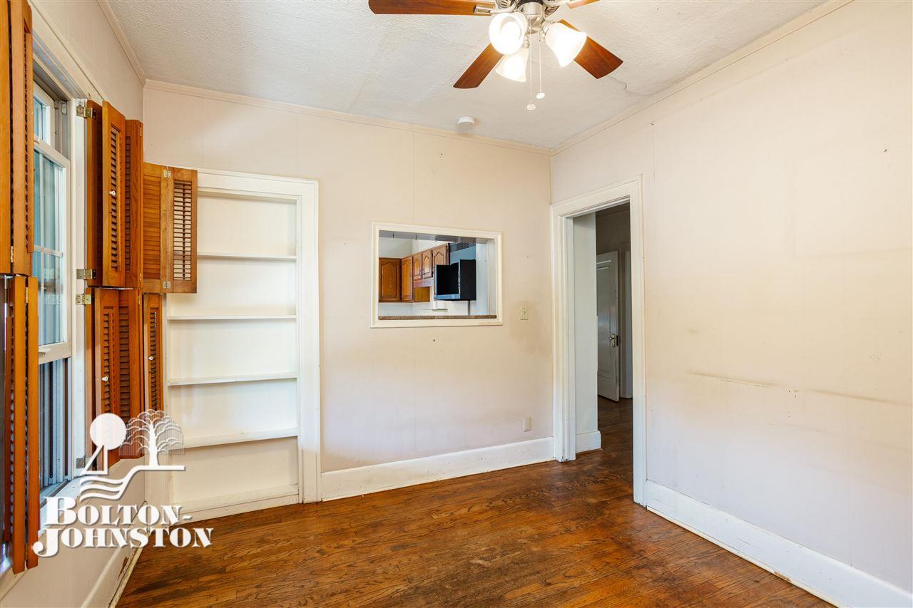 979 Barrington Road Grosse Pointe, MI 48230 - Photo 14 of 41 50082672-13.JPG