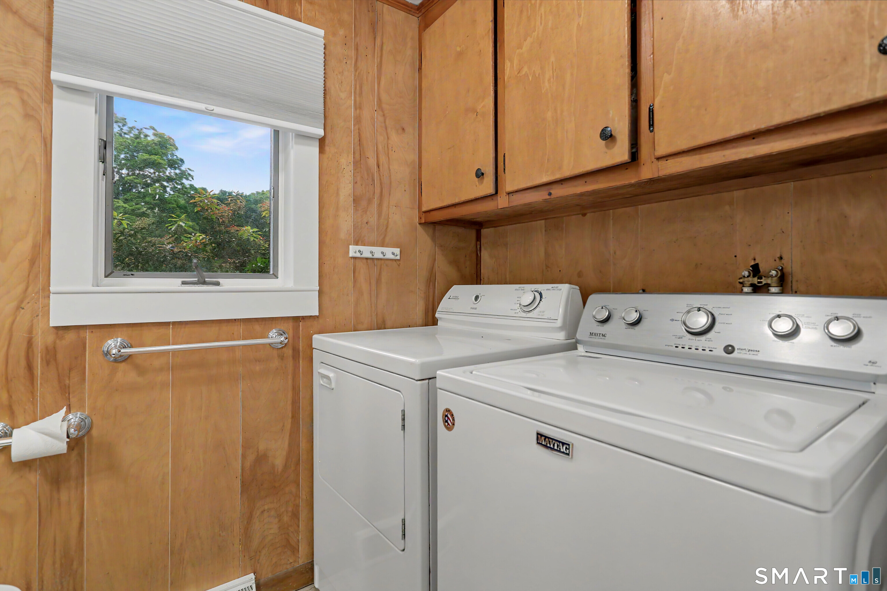 26 Spruce Mountain Road Danbury, CT 06810 - Photo 16 of 40 Laundry off Kitchen