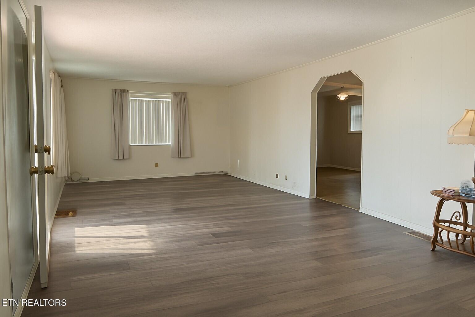 100 Church Street Loudon, TN 37774 - Photo 12 of 19 Living Room