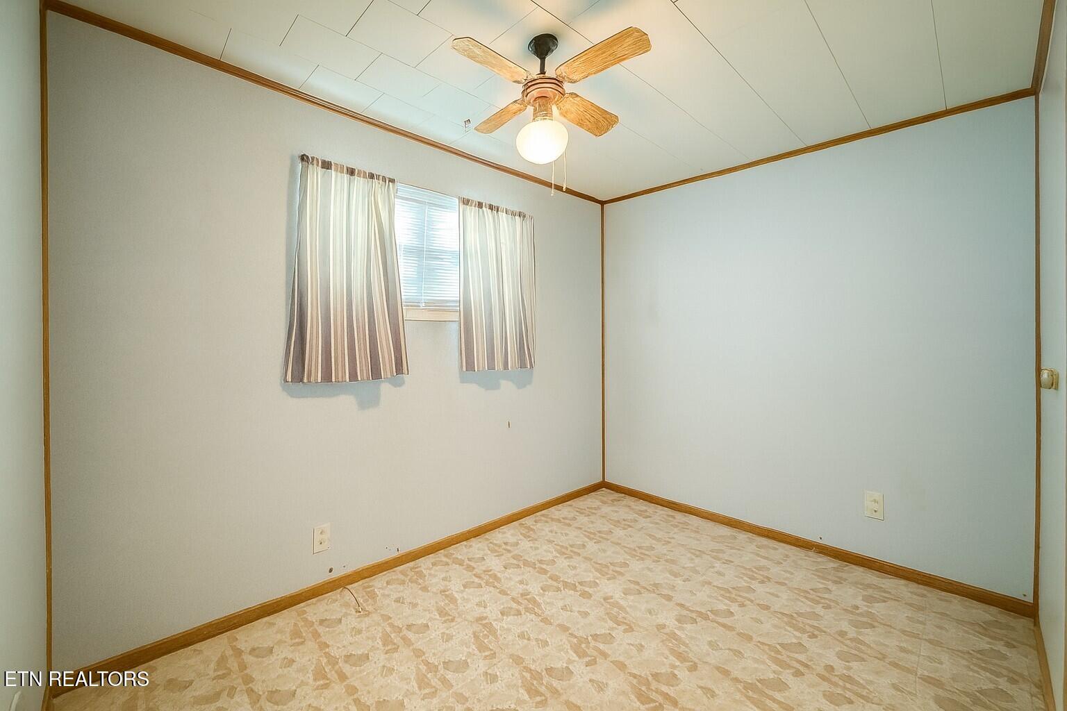 100 Church Street Loudon, TN 37774 - Photo 17 of 19 Bedroom 2
