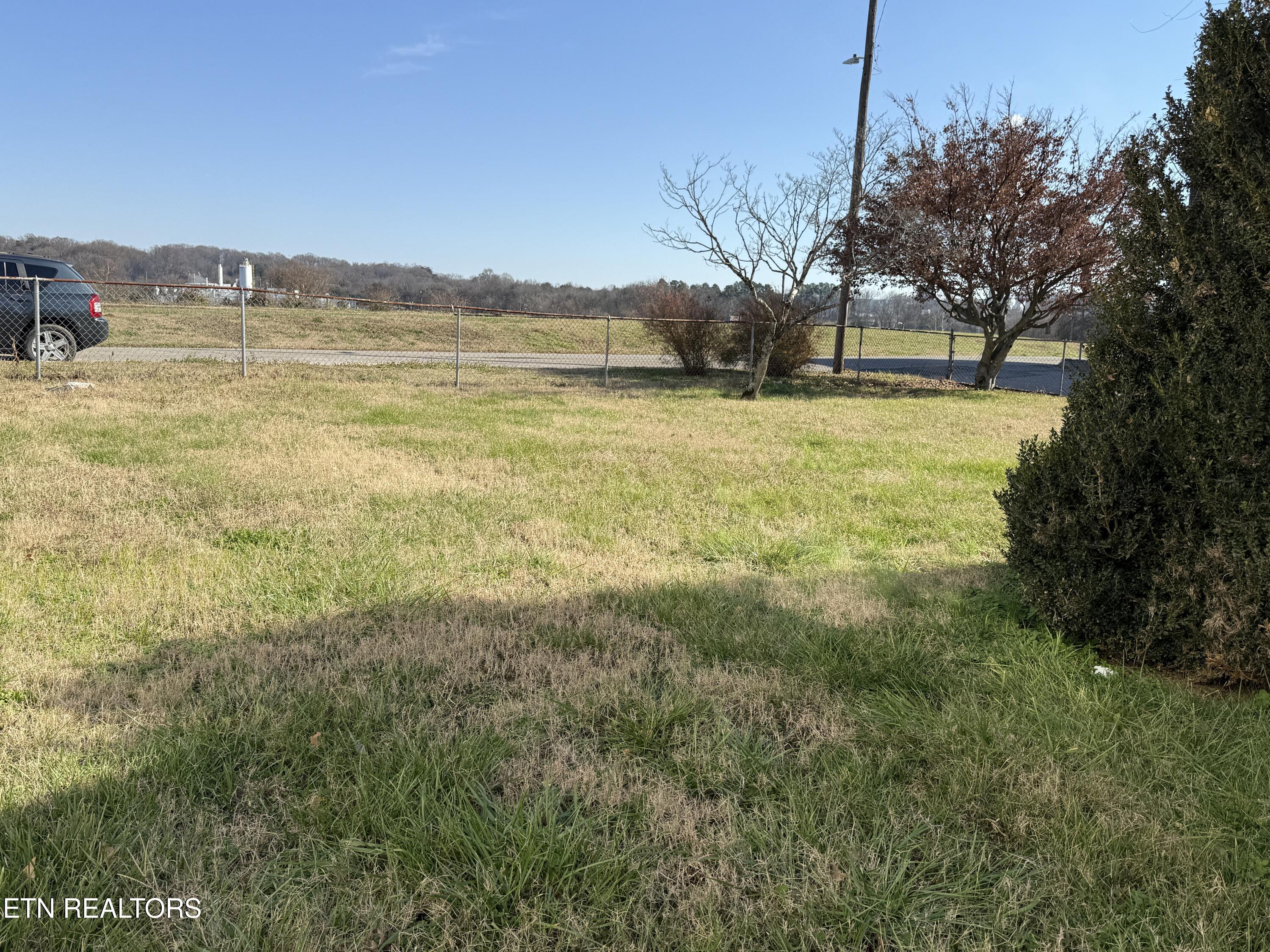 100 Church Street Loudon, TN 37774 - Photo 9 of 19 IMG_9936