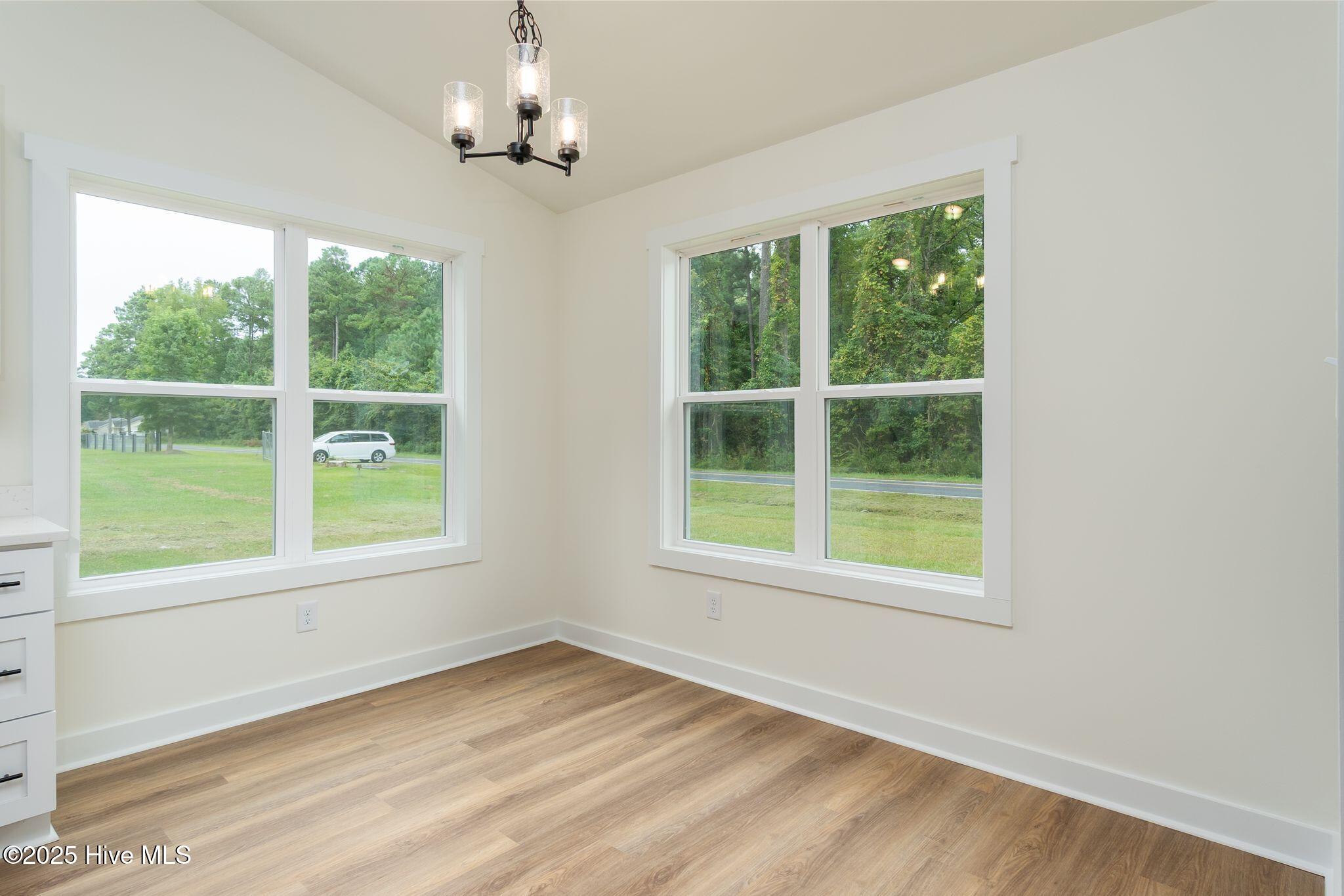 5650 County Line Road New Bern, NC 28562 - Photo 12 of 32 Dining room