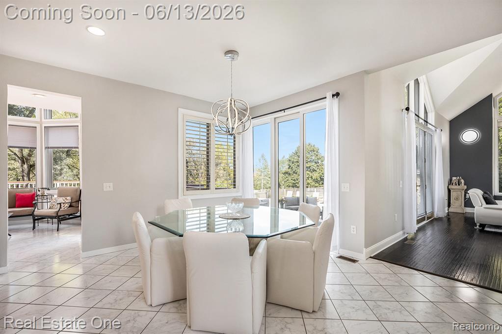 5772 North Rochester Road Rochester, MI 48306 - Photo 5 of 50