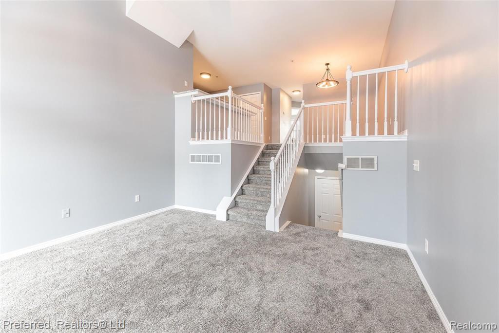 50115 Harding Street Canton, MI 48188 - Photo 5 of 26