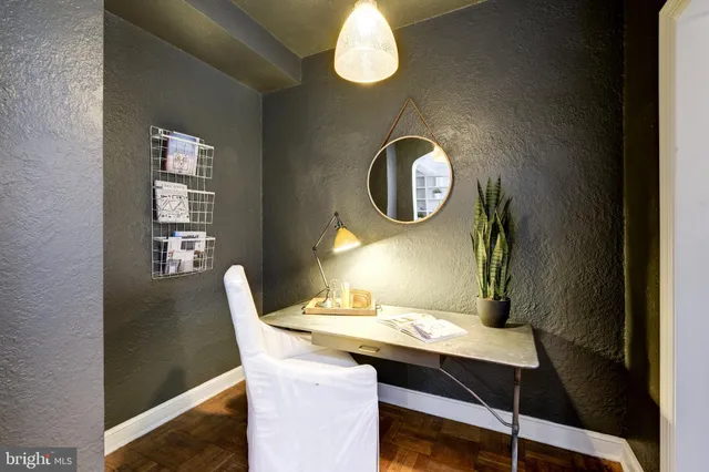 $329,000 | 1010 25th Street Northwest, Unit 202, Washington, DC 20037