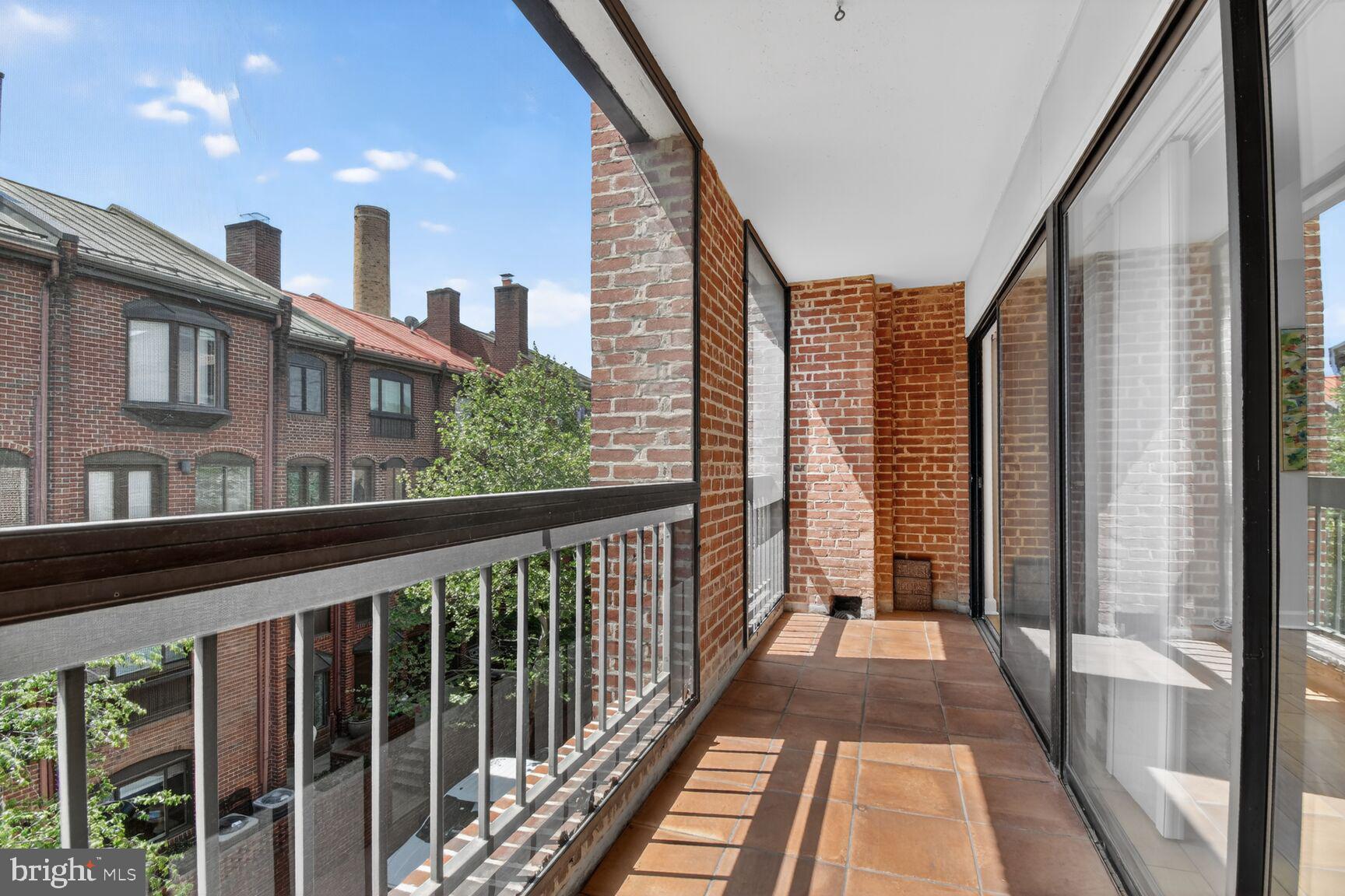 HAVE YOUR MORNING COFFEE OVERLOOKING GRACE ST.