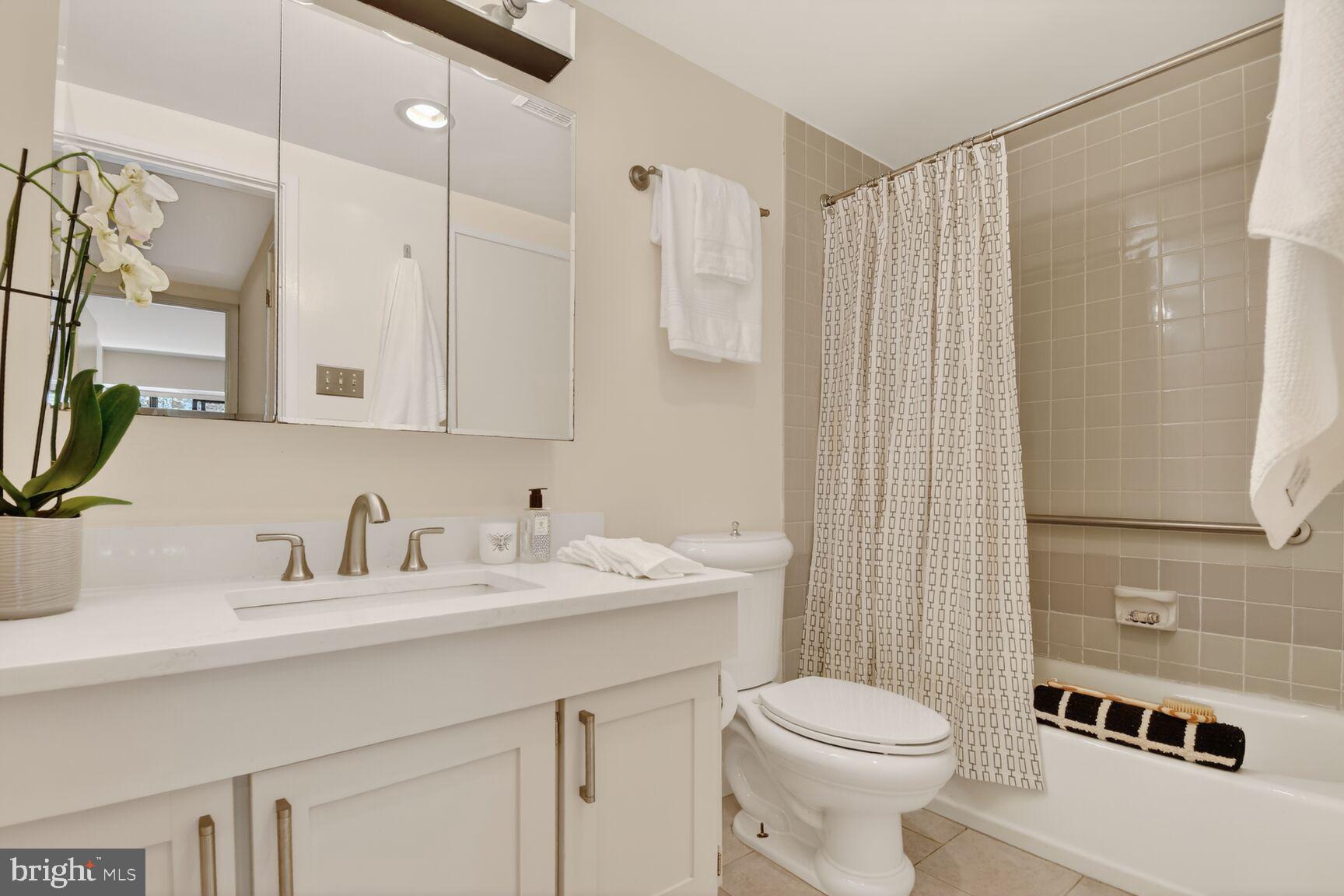 3225 Grace Street Northwest, Unit 101 Washington, DC 20007 - Photo 19 of 26 LARGE FULL BATH