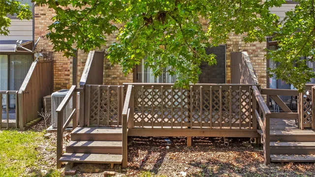 $1,195 | 2521 Crosstimbers Street, Unit J5, Huntsville, TX 77320