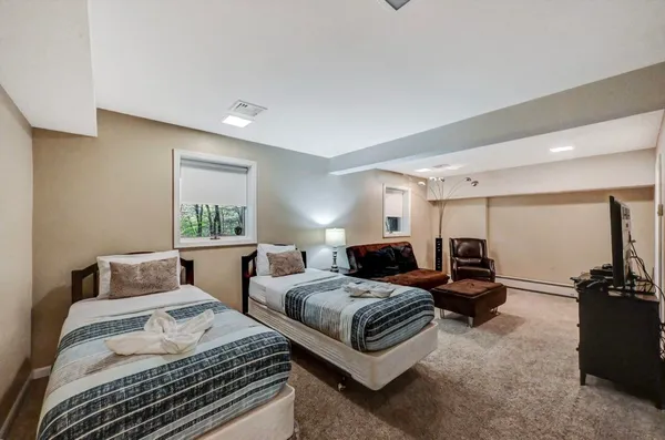 $427,000 | 52 Laurelwood Drive, Lake Harmony, PA 18624