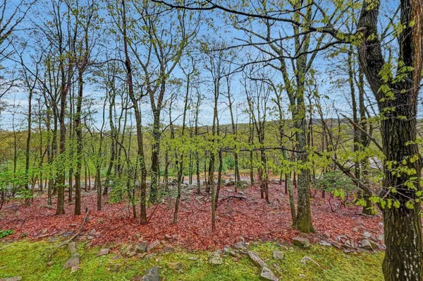 $427,000 | 52 Laurelwood Drive, Lake Harmony, PA 18624