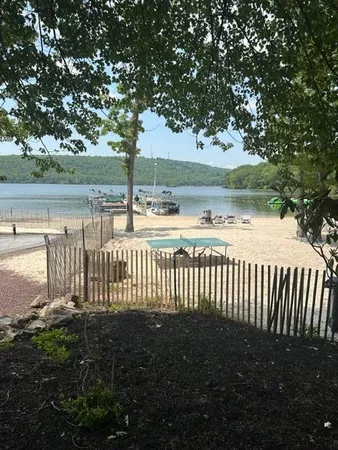 $427,000 | 52 Laurelwood Drive, Lake Harmony, PA 18624
