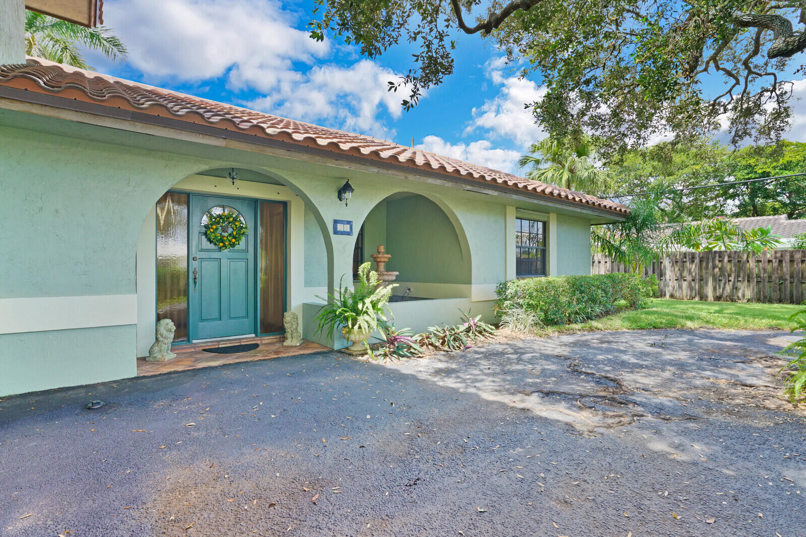 39 Southwest 10th Avenue Boca Raton, FL 33486 - Photo 4 of 41 Front