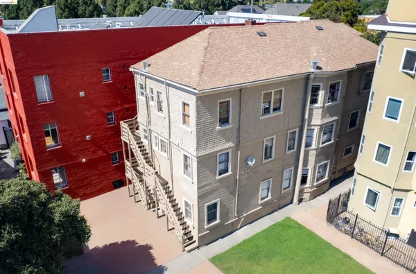 $995,000 | 667 10th Street, Oakland, CA 94607