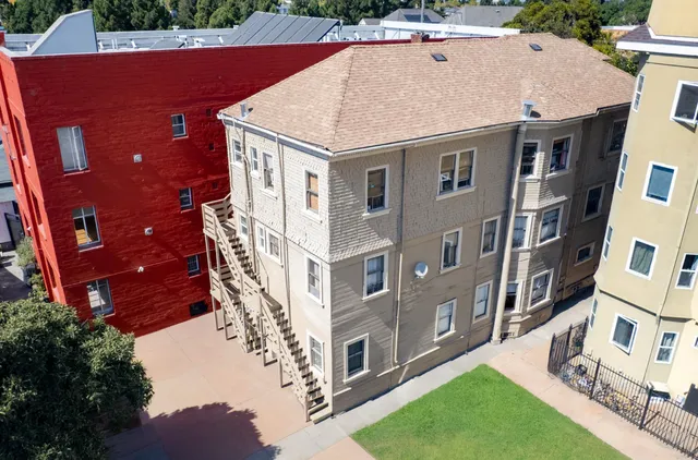 $995,000 | 667 10th Street, Oakland, CA 94607